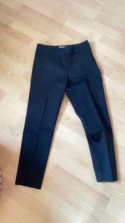 Schicke  Hose, schwarz, Gr. 36, neuwertig, Herbst!
