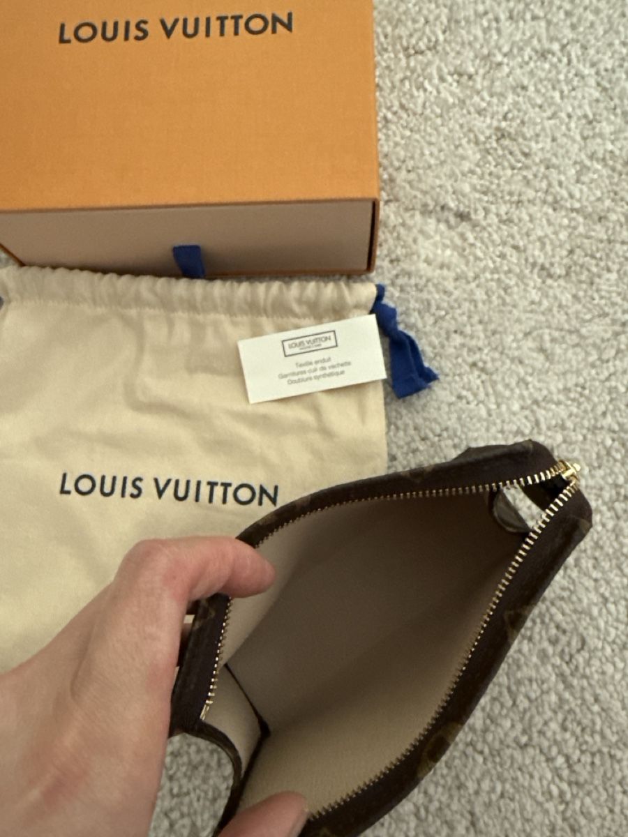 Louis Vuitton Custodie per cosmetici: Louis Vuitton toiletry Pouch 15 – Nuovo e nell'imballaggio originale da Zürich venduto da ken_n7dn 6