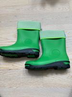 Sehr schöne Regenstiefel mit annehmbarer Bezug