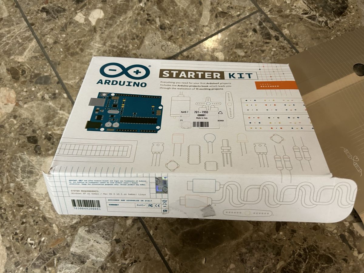 Arduino Elektronikbauteile: Arduino Starter Kit with additional boards components – Gebraucht aus Kilchberg ZH von pkolloch