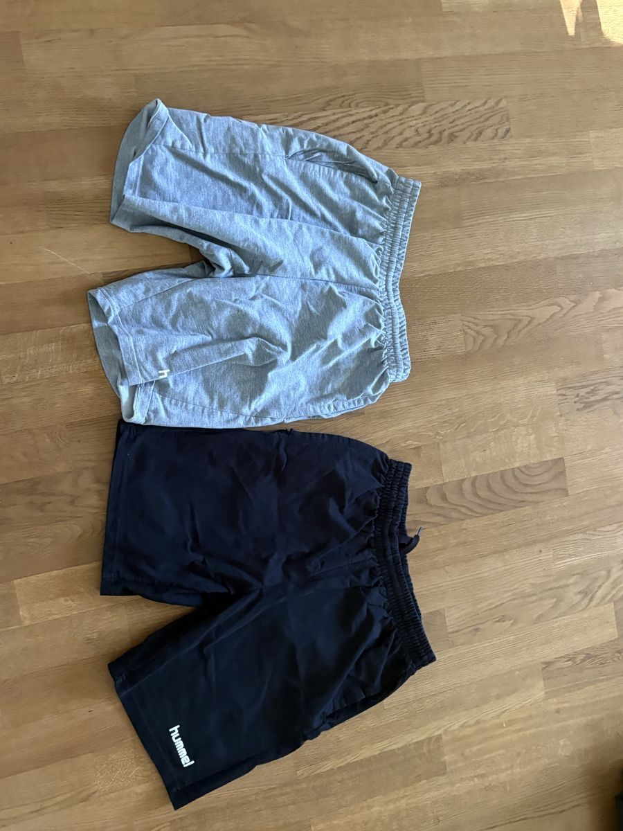 Hummel Lotti di vestiti: Hummel Bermuda Hosen – Usato da Gümligen venduto da cir_75ch