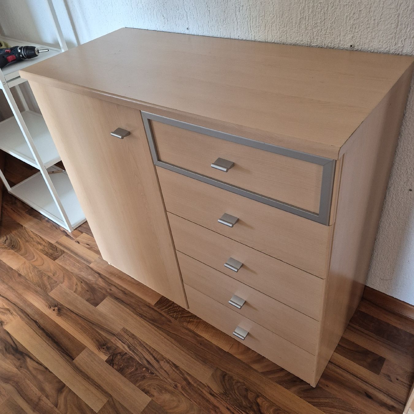 Cassettiere: Kommode Holzoptik mit Schubladen gebrauchter Zustan – Usato da Sigriswil venduto da dan_t5p6