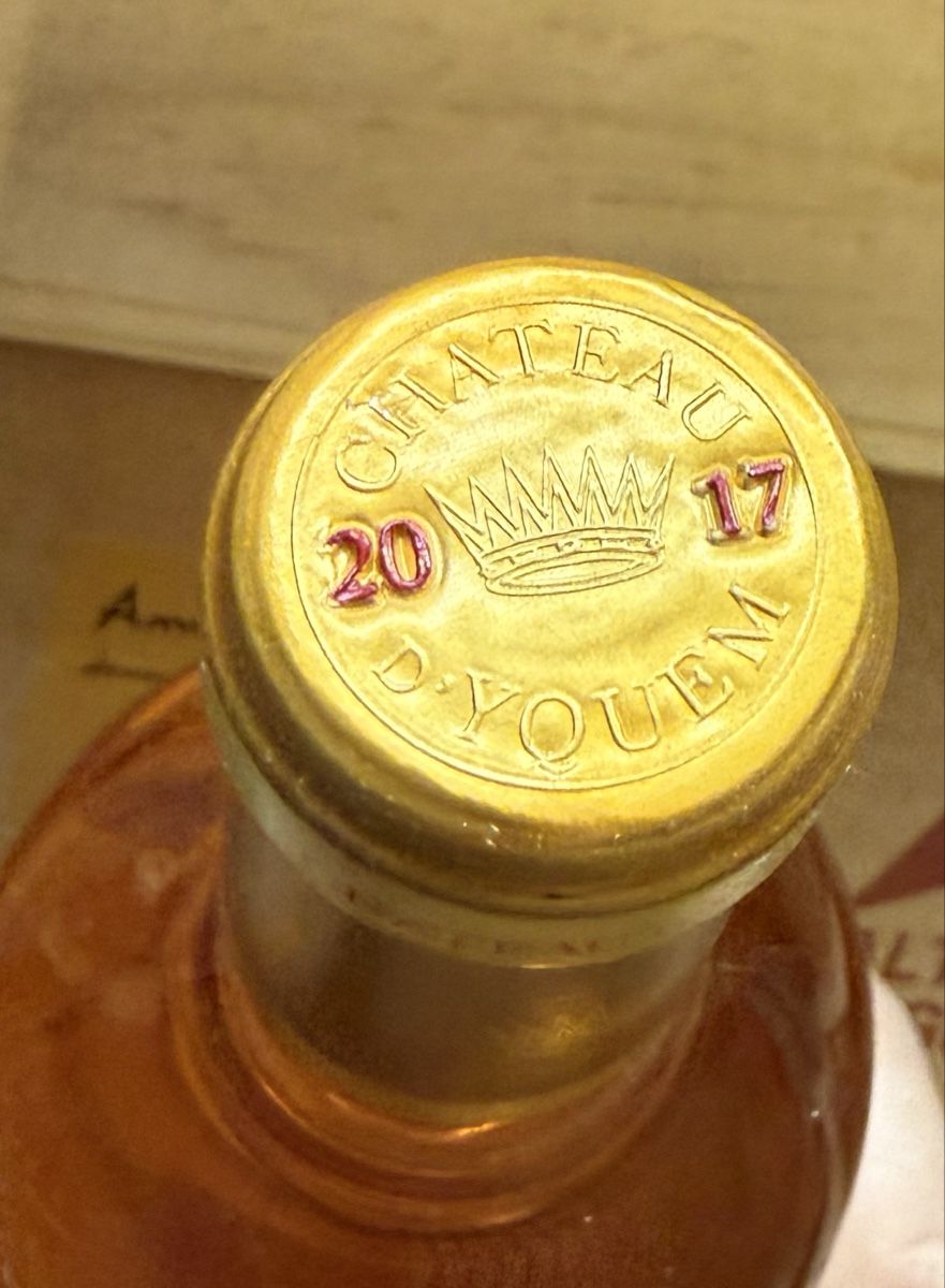 Yquem Vino: Château d'Yquem 2017 – Nuovo e nell'imballaggio originale da Troinex venduto da Airain 2