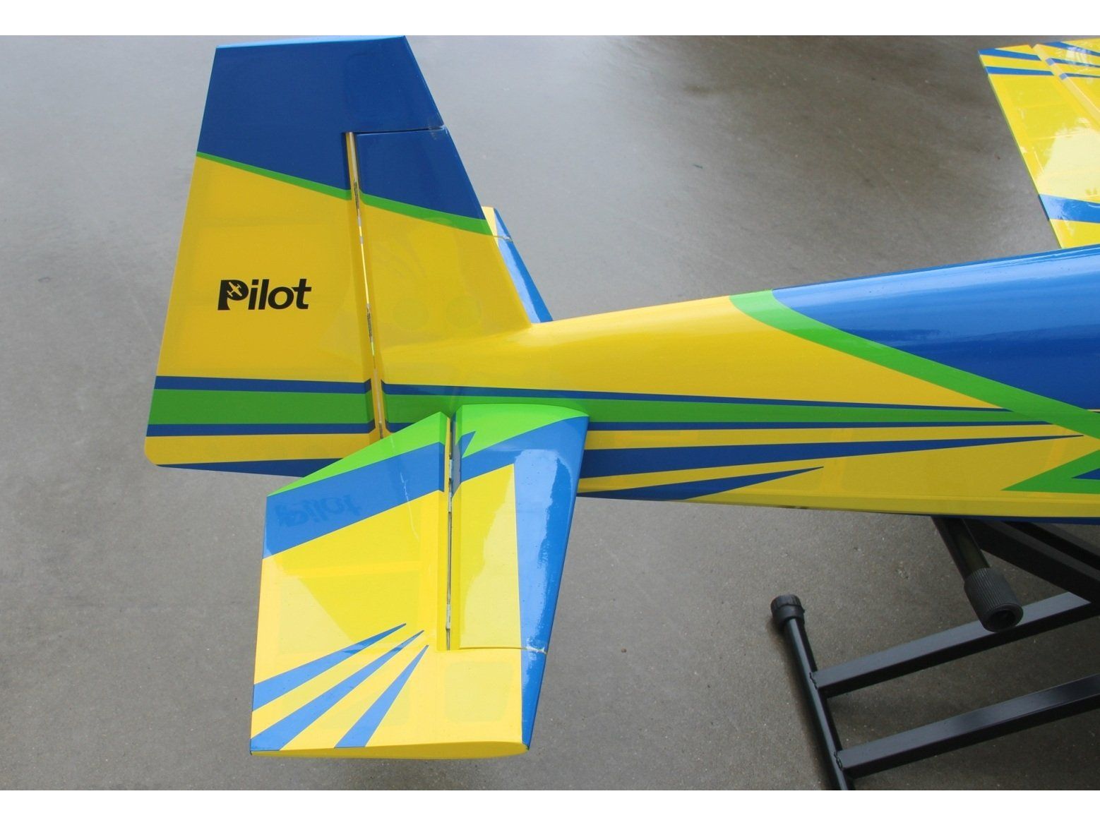 Pilot-RC Modellismo RC: Edge 540 V2 CFK-Version, 30ccm, Spw 1880mm, ARF, Pilot-RC – Nuovo e nell'imballaggio originale da Entlebuch venduto da Hebu 2