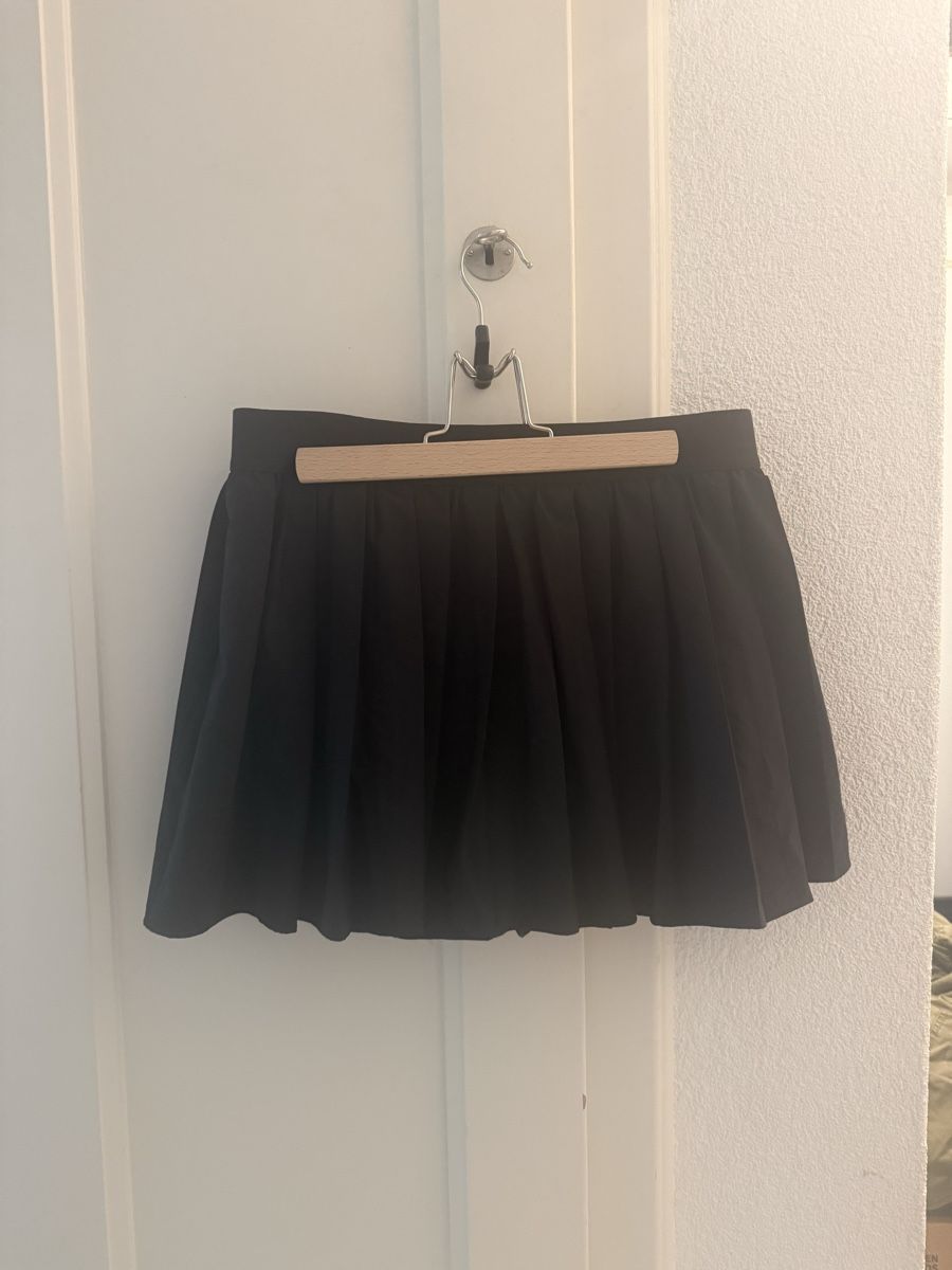 Oysho Gonne: OYSHO Mini Skirt mit Hose S – Nuovo (secondo la descrizione) da Bern venduto da kwa_pyt9