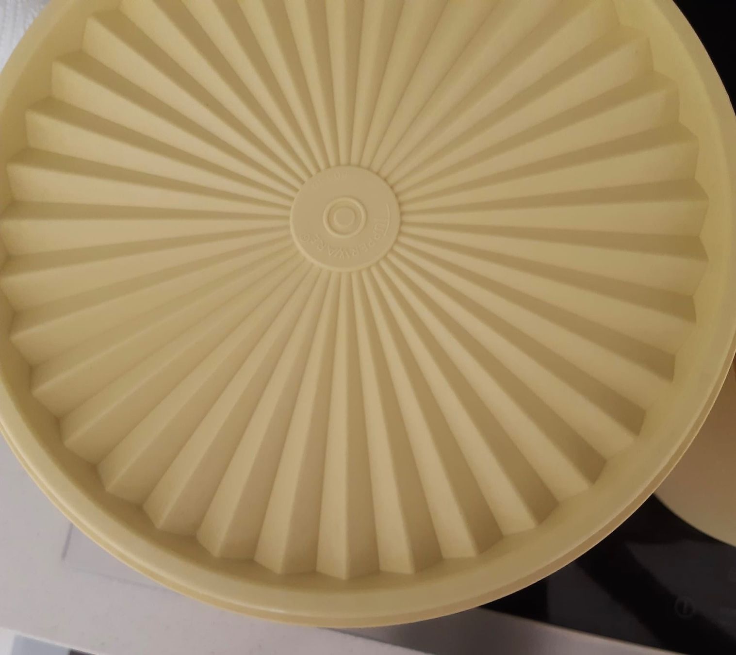 Tupperware Contenitori & Simili: 3 Tupperware – Usato da Luzern venduto da Sontru 4