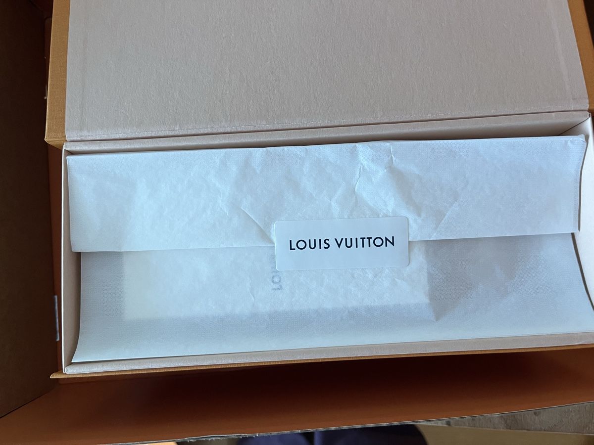 Louis Vuitton Parfums & Eau de Toilette: Louis Vuitton Elves Eau de Parfum 100ml Boxed – Neuf avec emballage d'origine à Reinach BL par pinklemonade 2