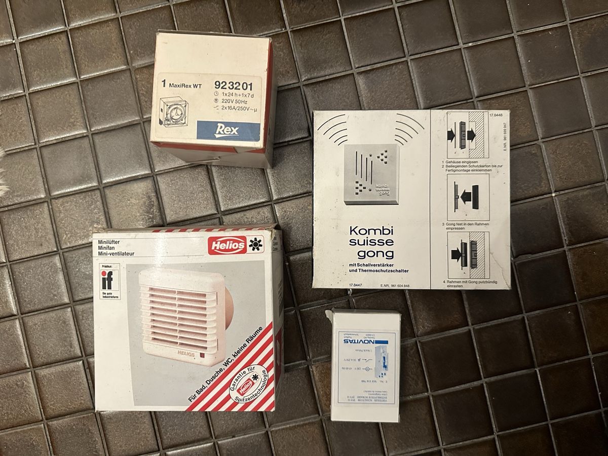 Spine: Elektrogeräte, Schaltuhren Gong etc. – Usato da Oberengstringen venduto da Affeier0