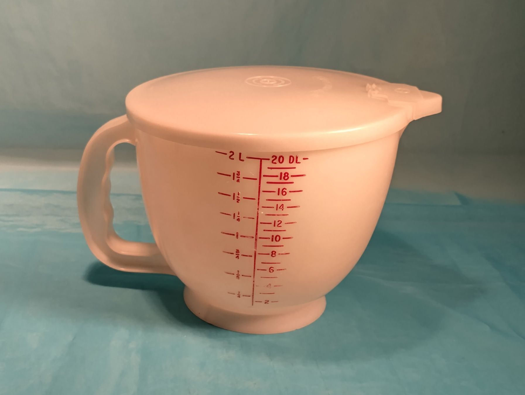 Tupperware Recipients et similaires: Tupperware Messbecher, 2Liter – D'occasion à Bellach par JingleCherry 1