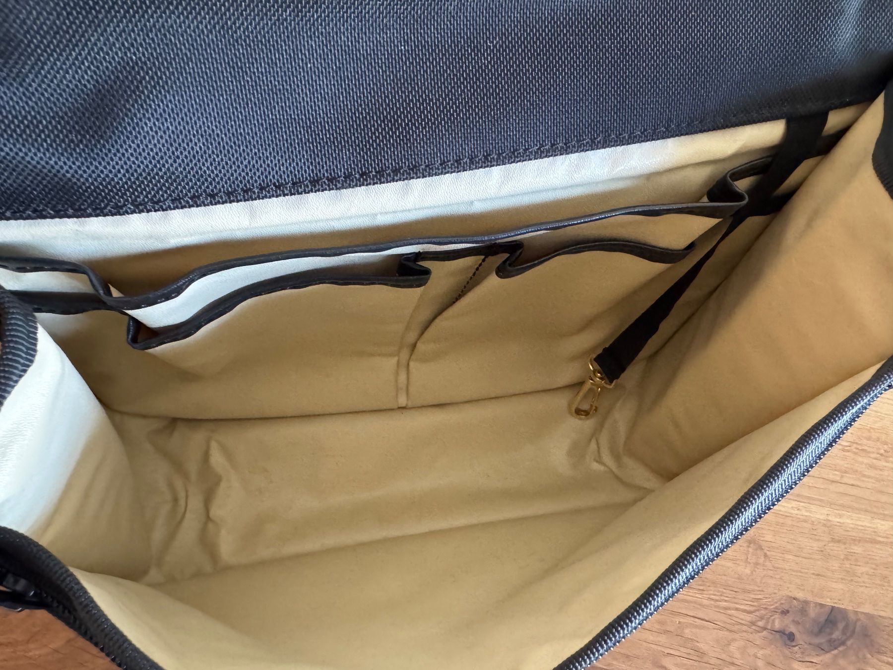 Maison Mollerus Borse da donna: Mollerus Umhängetasche Second Hand, Top Zustand! – Nuovo (secondo la descrizione) da Frauenfeld venduto da lona05 7