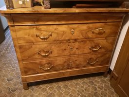 Superbe commode massive ancienne