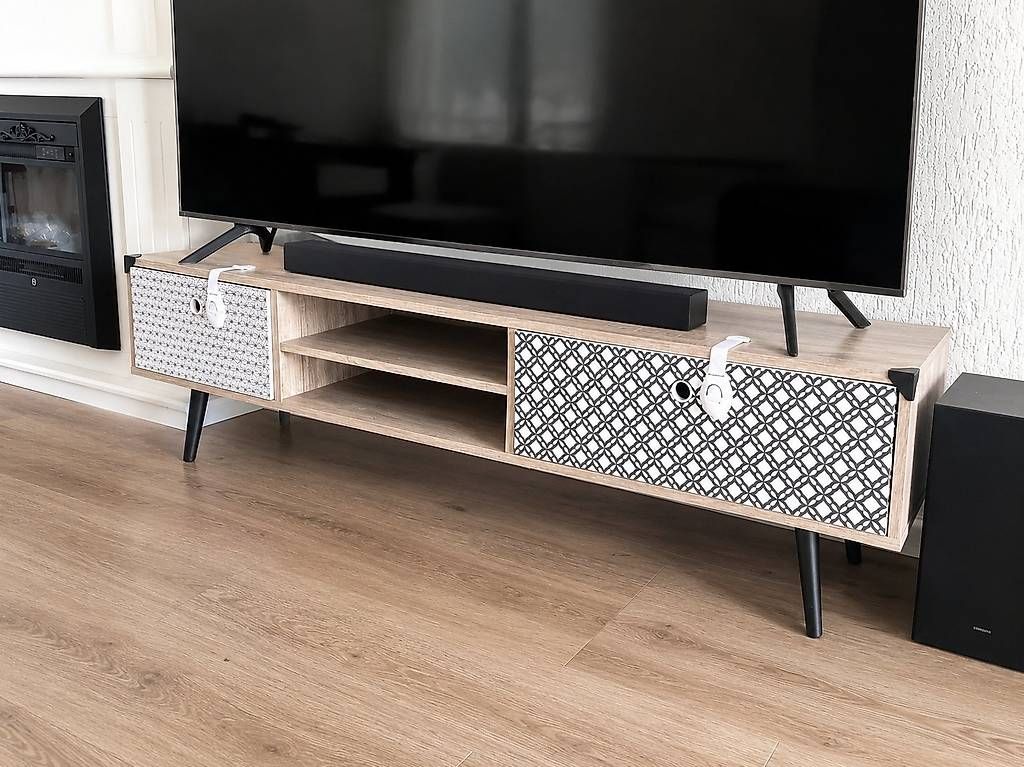 TV Möbel: TV-Kommode / Lowboard in Holzoptik mit Schubladen – Gebraucht aus Gams von nat_sjt8