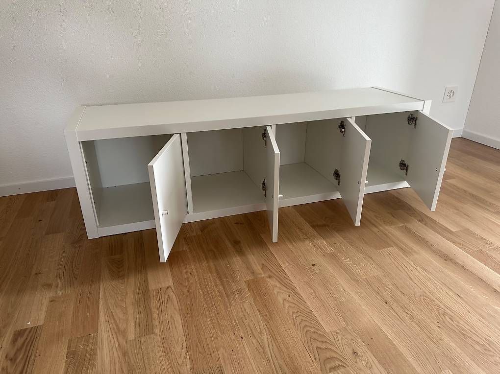 Ikea Regale: IKEA Kallax 1x4 - mit 4 Türen – Gebraucht aus Kriens von albxn 2