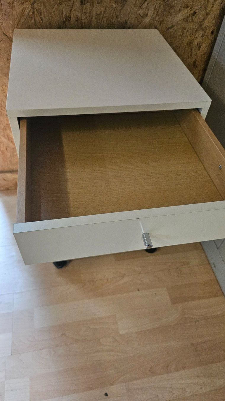 Banconi: Rollcontainer mit 4 Schubladen in Weiss ab Fr. 1.- – Usato da Koppigen venduto da Bracher_Mail-House 4