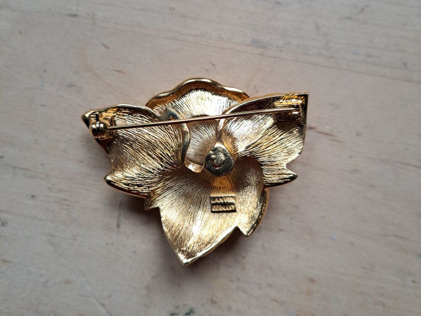Lanvin Broches & Aiguilles: Brosche Lanvin Blumenform goldfarben – D'occasion à Zwingen par Xtype 1