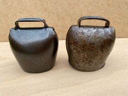 2 schöne kleine Treicheln für Schaf / Ziege