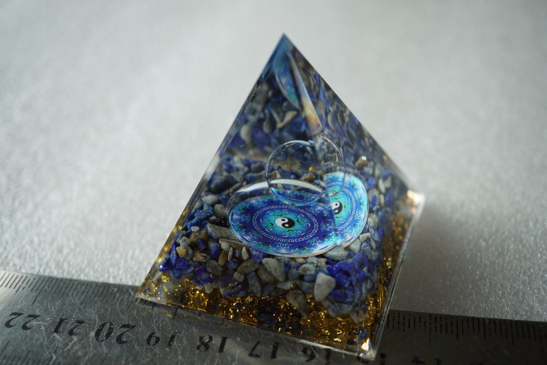 Minerali & Pietre curative: Lapis Lazuli   Kugel  Quarz Orgonit -Pyramide – Nuovo e nell'imballaggio originale da Eschenbach SG venduto da topstone 1