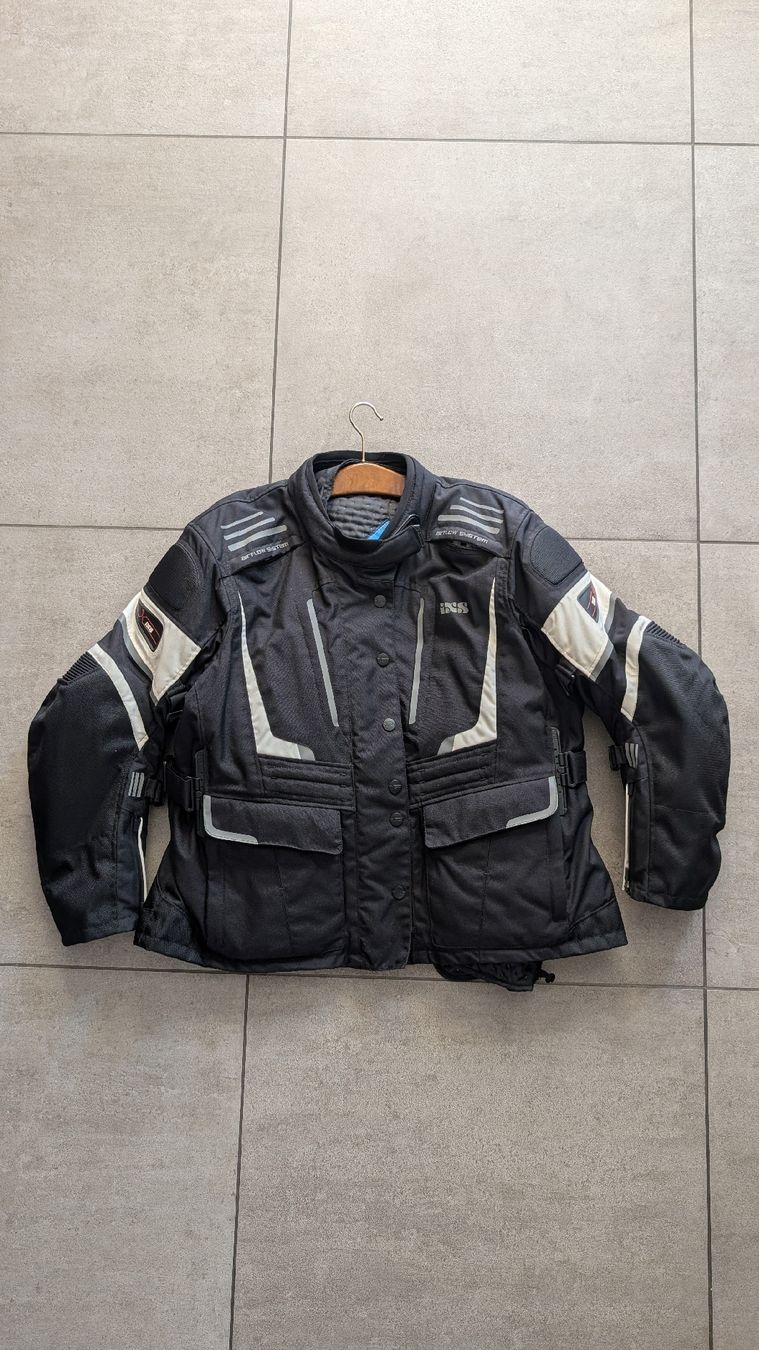 IXS Giacche: IXS Motorradjacke Damen – Nuovo (secondo la descrizione) da Lengnau BE venduto da mach61