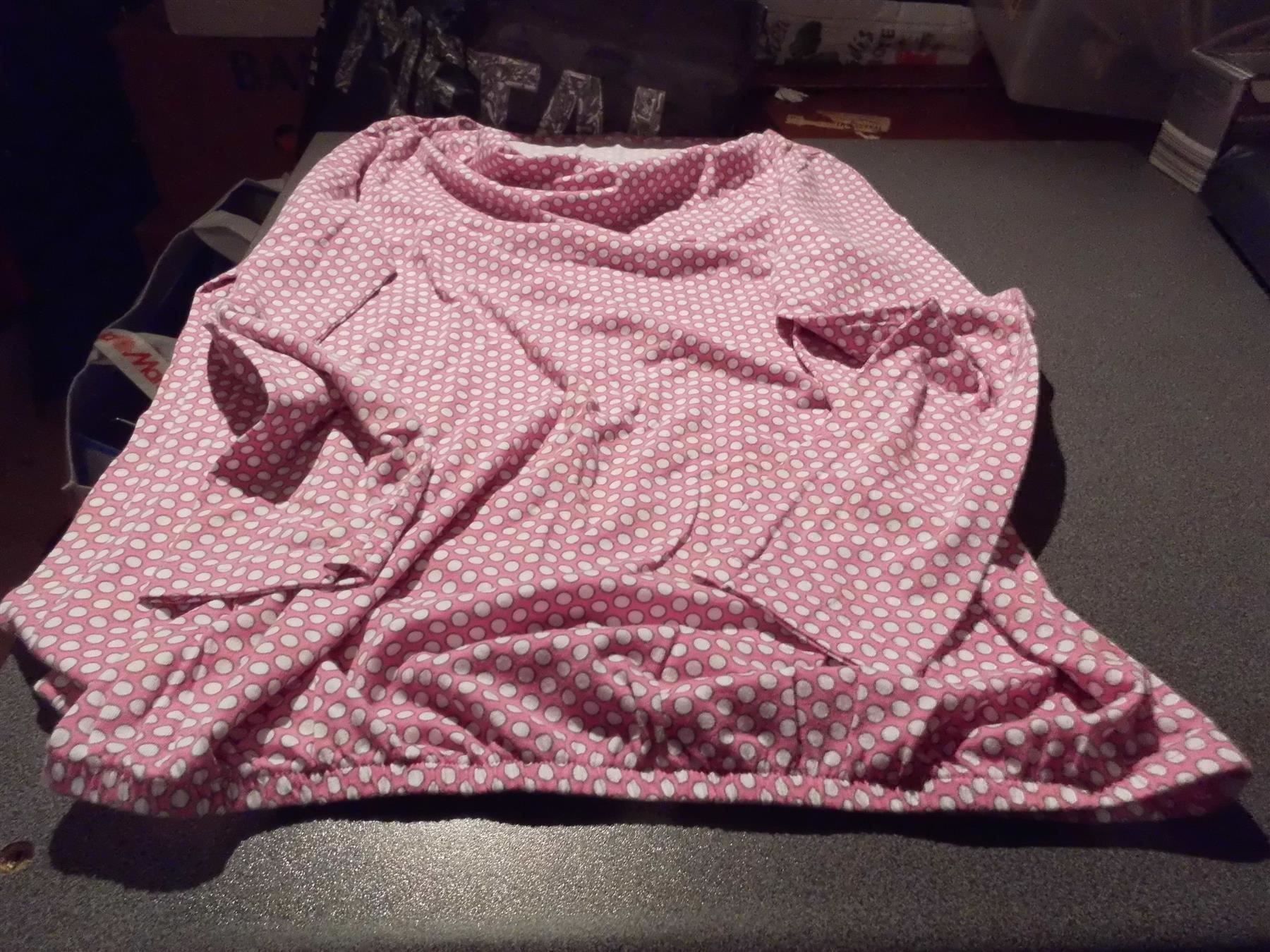 Maglioni & Felpe: Pullover ca. Grösse 36, rosa/weisses Pun – Usato da Zürich venduto da abraxas1291