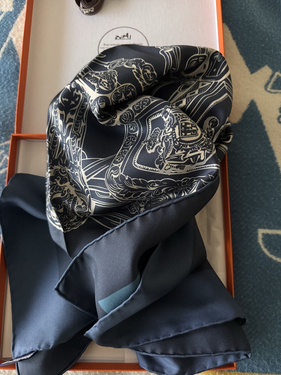 Hermès Foulard & Sciarpe: Hermès double neuf 90x90 Brides de Gala – Nuovo e nell'imballaggio originale da Genève venduto da Allisgood