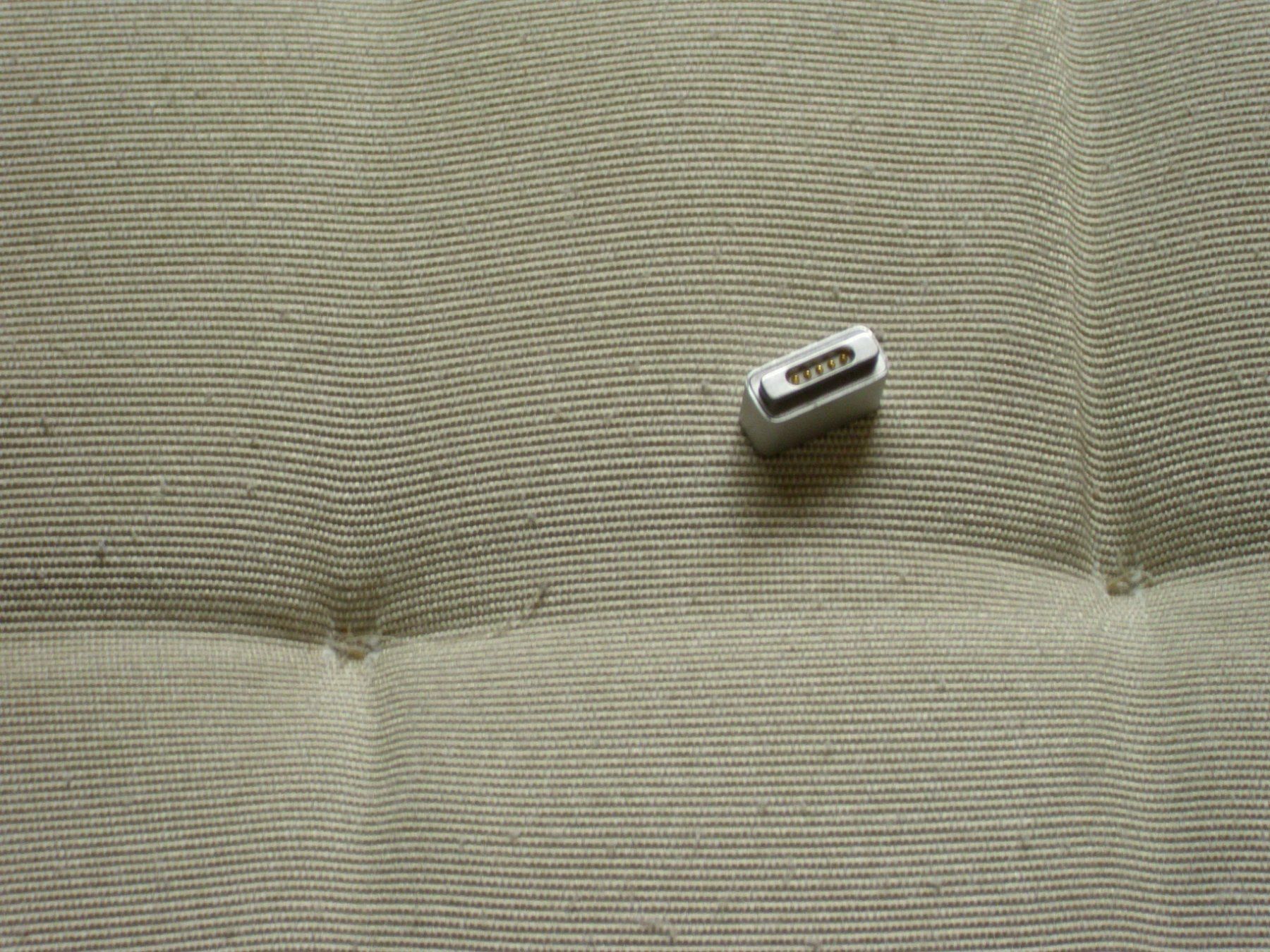 Apple Laufwerke & Adapter: Apple MagSafe Adapter, MagSafe Einbau-Buchse – Gebraucht aus Oberengstringen von EAK11