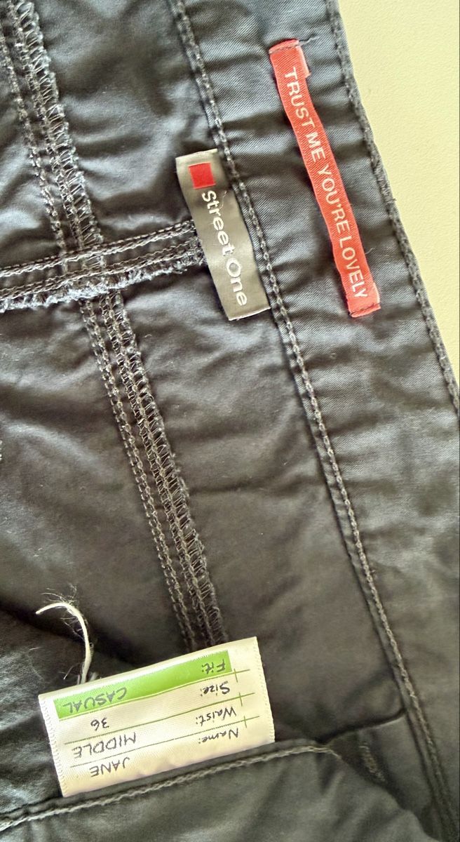 Pantaloni: Bermuda von Street One Grösse 36 – Usato da Hombrechtikon venduto da ViNo1604 2