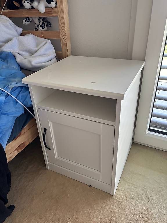 Nachttische: Table de nuit IKEA blanche – Gebraucht aus Echandens von luandseb