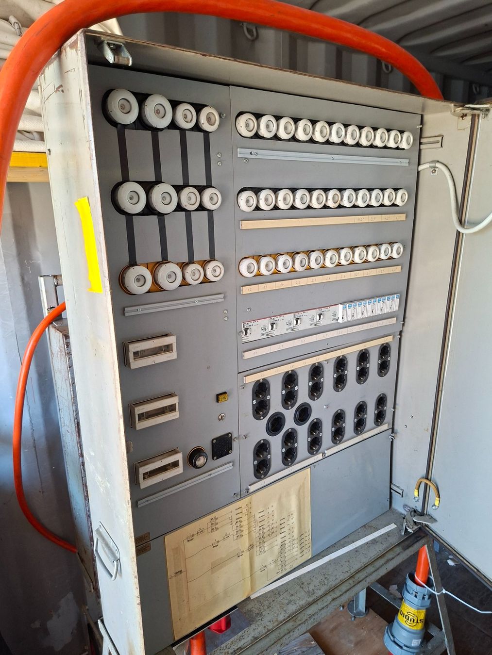 Elettrotecnica: Stromverteiler Kasten – Usato da Wallbach venduto da Pitralon1 2