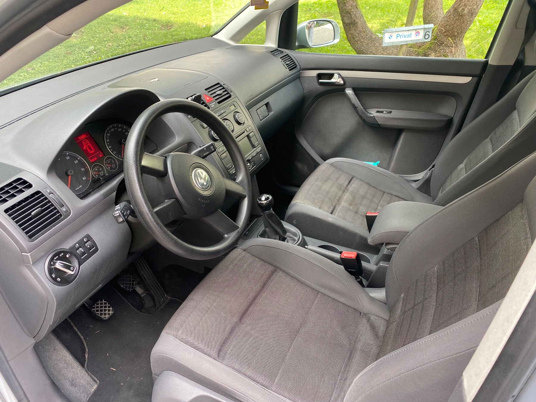VW Automobili: VW Touran Export – Usato da Einsiedeln venduto da F.Zeqiri 3