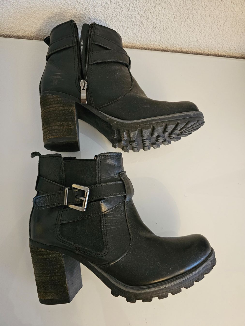Scarpe da donna: Schwarze Stiefeletten, Gr.37 – Usato da Birr venduto da V-K 3