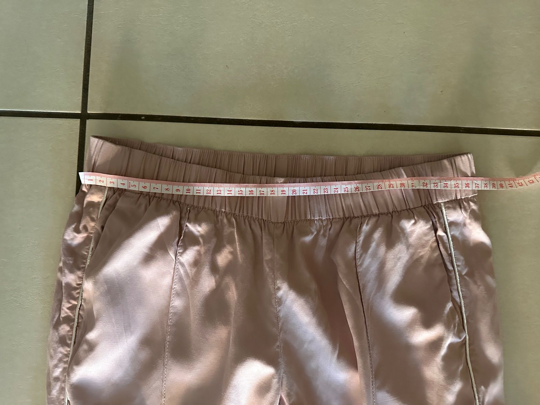 Pantaloni: Set Sommerhosen Grosse 38 – Nuovo (secondo la descrizione) da Alpnach Dorf venduto da ljusja 4
