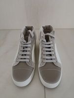 CHANEL  Sneaker grau / weiss , Gr.37. Neu