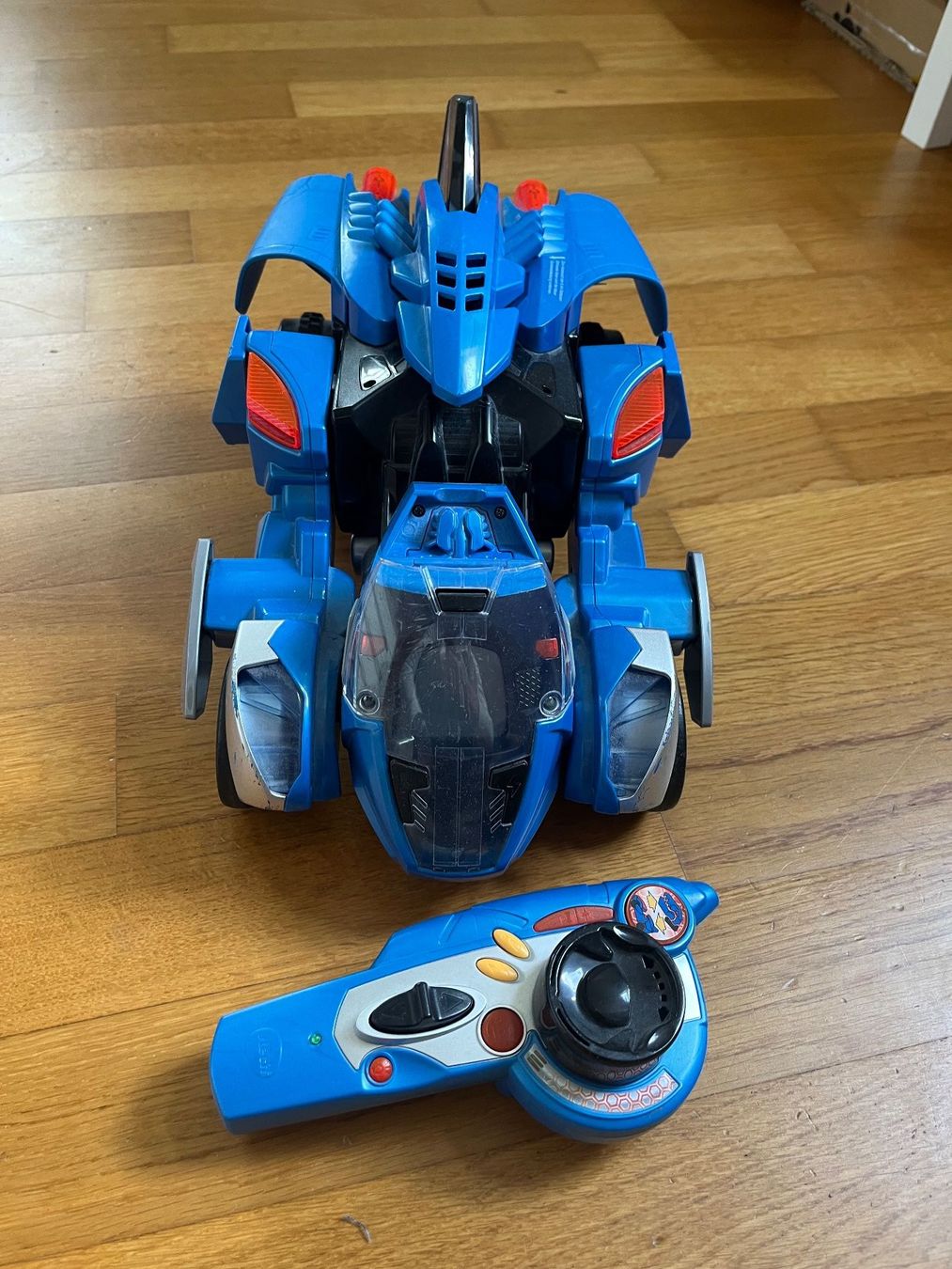 Modellismo RC: Cooler V-Tech T-Rex Roboter mit RC, blau, bespielt – Usato da Liestal venduto da cla_9shk 1