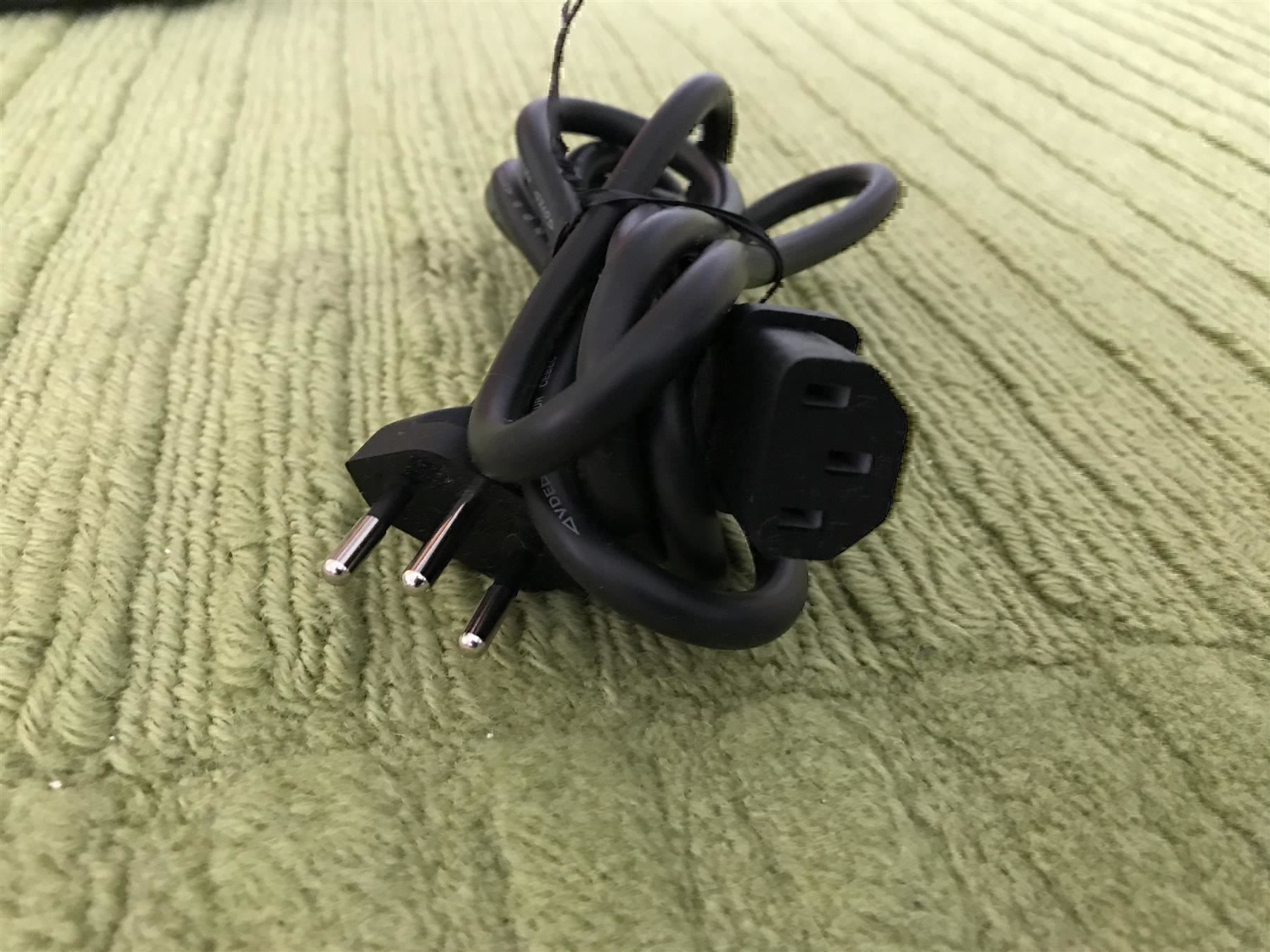 Cavi: Netzkabel 2m C13 - T12 – Nuovo e nell'imballaggio originale da Buttwil venduto da Mmkg