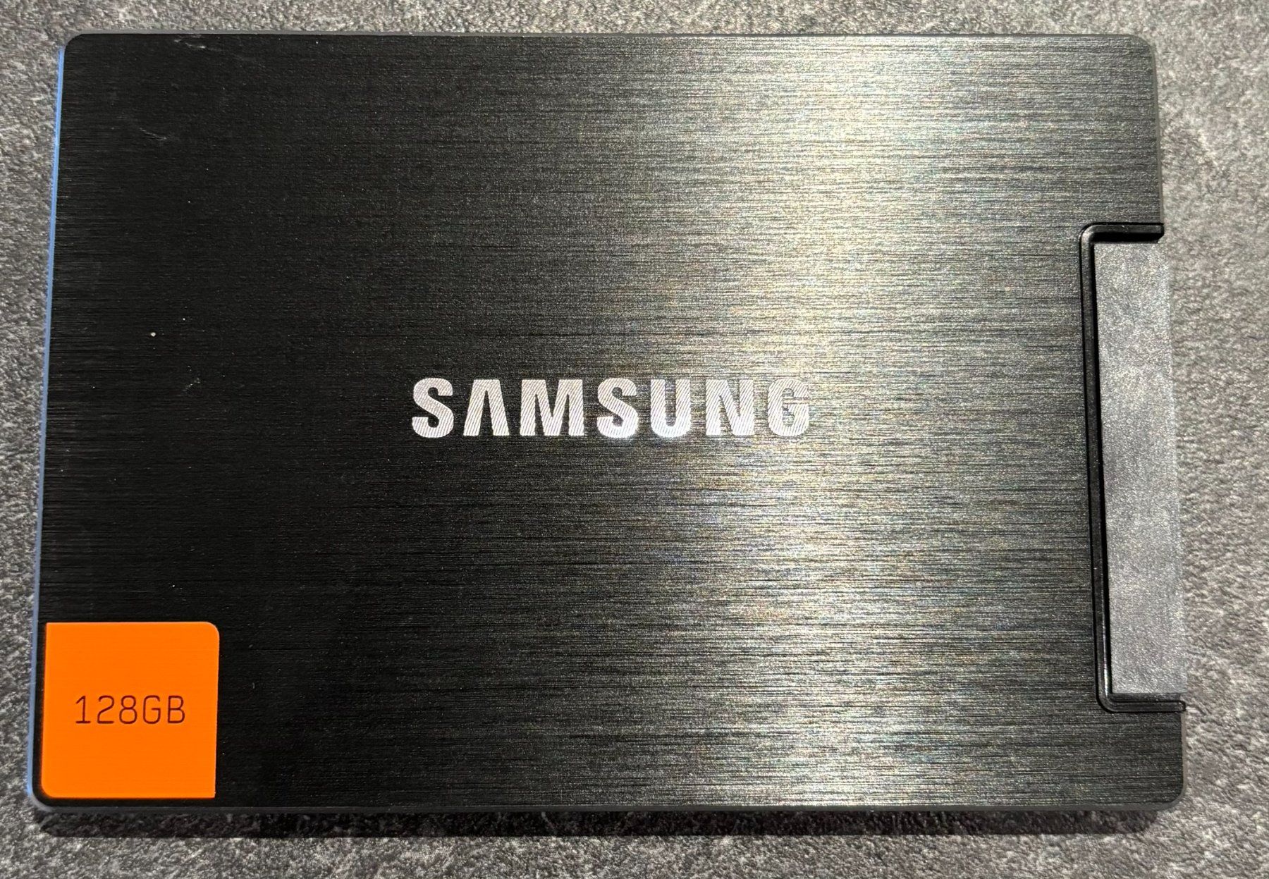 Samsung Dischi rigidi: Samsung SSD 830 mit 128 GB – Usato da Nürensdorf venduto da daneras