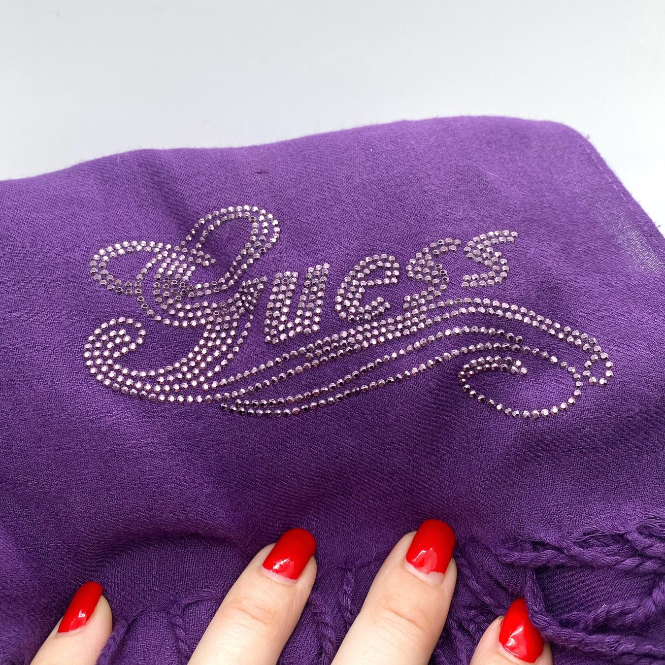 Guess Foulard & Sciarpe: Guess Schal, lila, mit Strass – Usato da Ronco sopra Ascona venduto da liz_dbg6 3