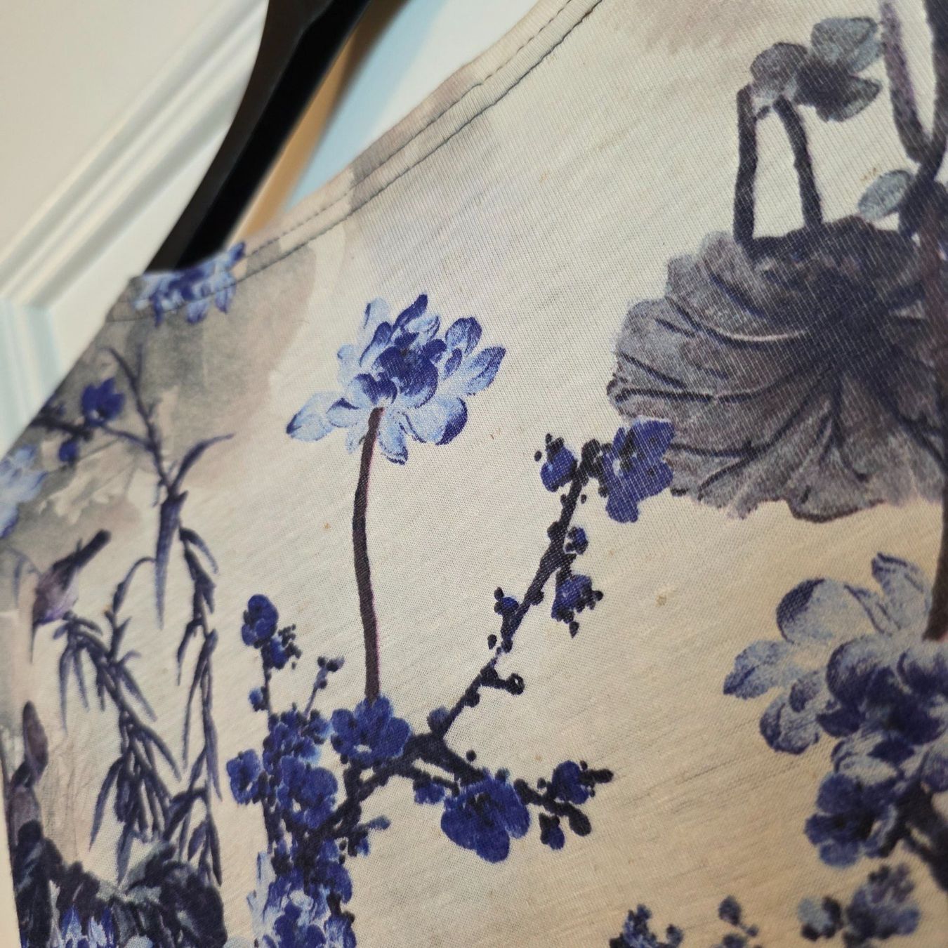 Blusen: Bluse L  floral elastisch Viskose – Gebraucht aus Wald ZH von CapLux 8