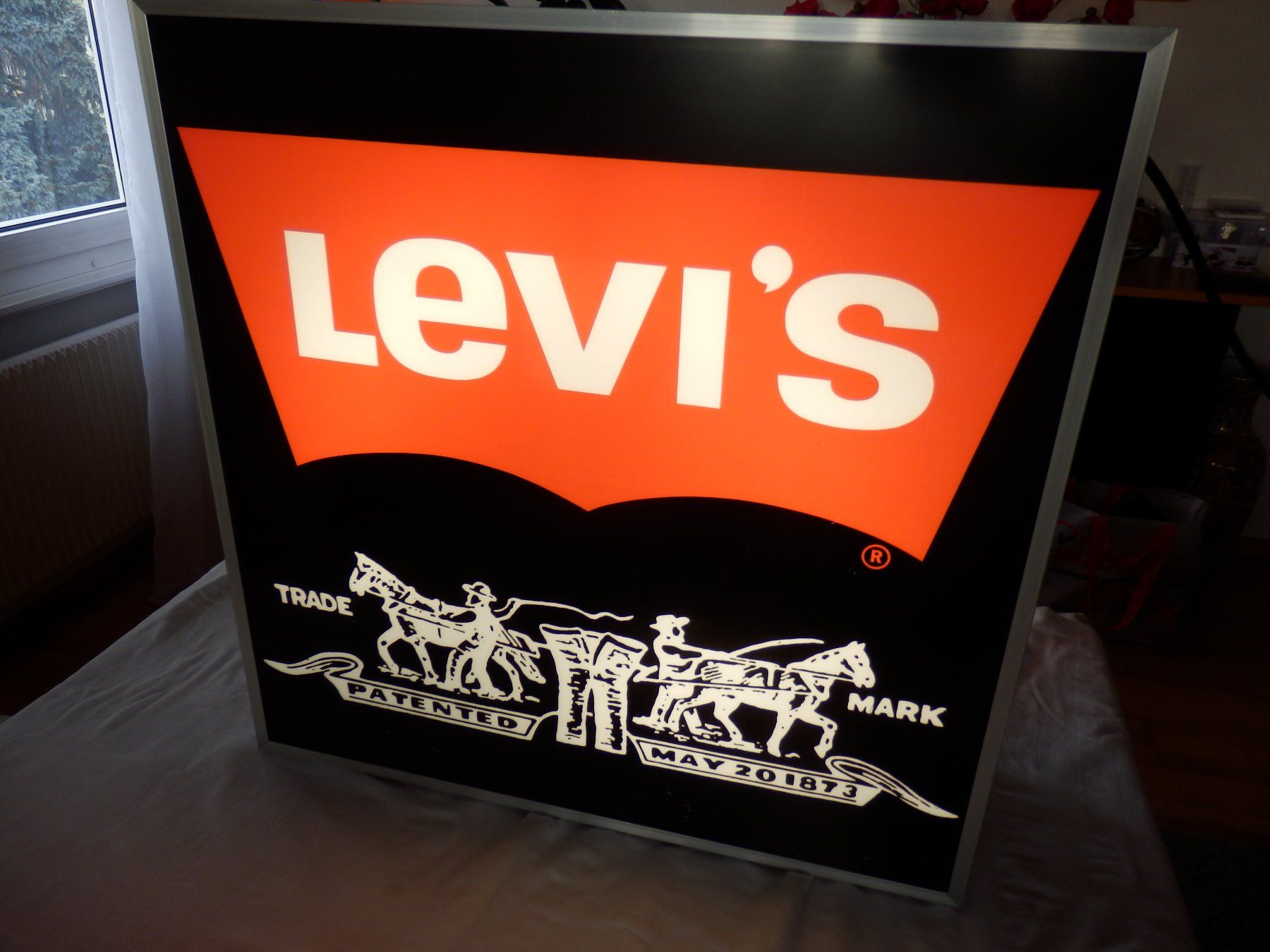 Tutte le decorazioni: Enseigne lumineuse LEVI'S vintage année 80' – Usato da Hauterive NE venduto da Davidsonson 5