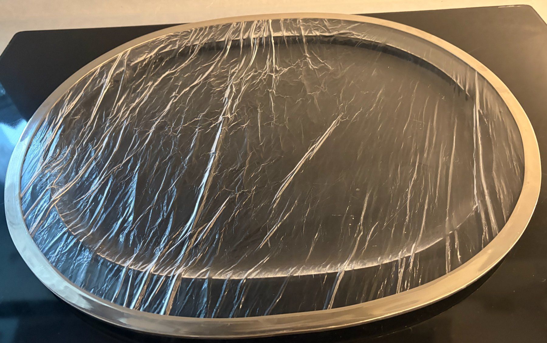 Piatti di portata: Acryl Serviertablett oval Metallrand silber gebraucht – Usato da Regensdorf venduto da Nessi1974 1
