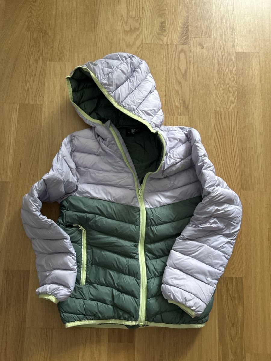 Giacche & Cappotti: Daunenjacke mit Kapuze Gr. 152 – Usato da Mörschwil venduto da tweety9402