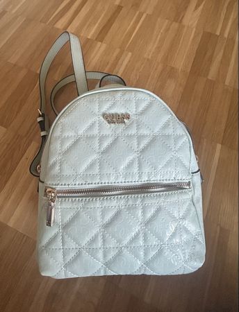 Rucksack Guess hellgrün gesteppt, sehr guter Zustand