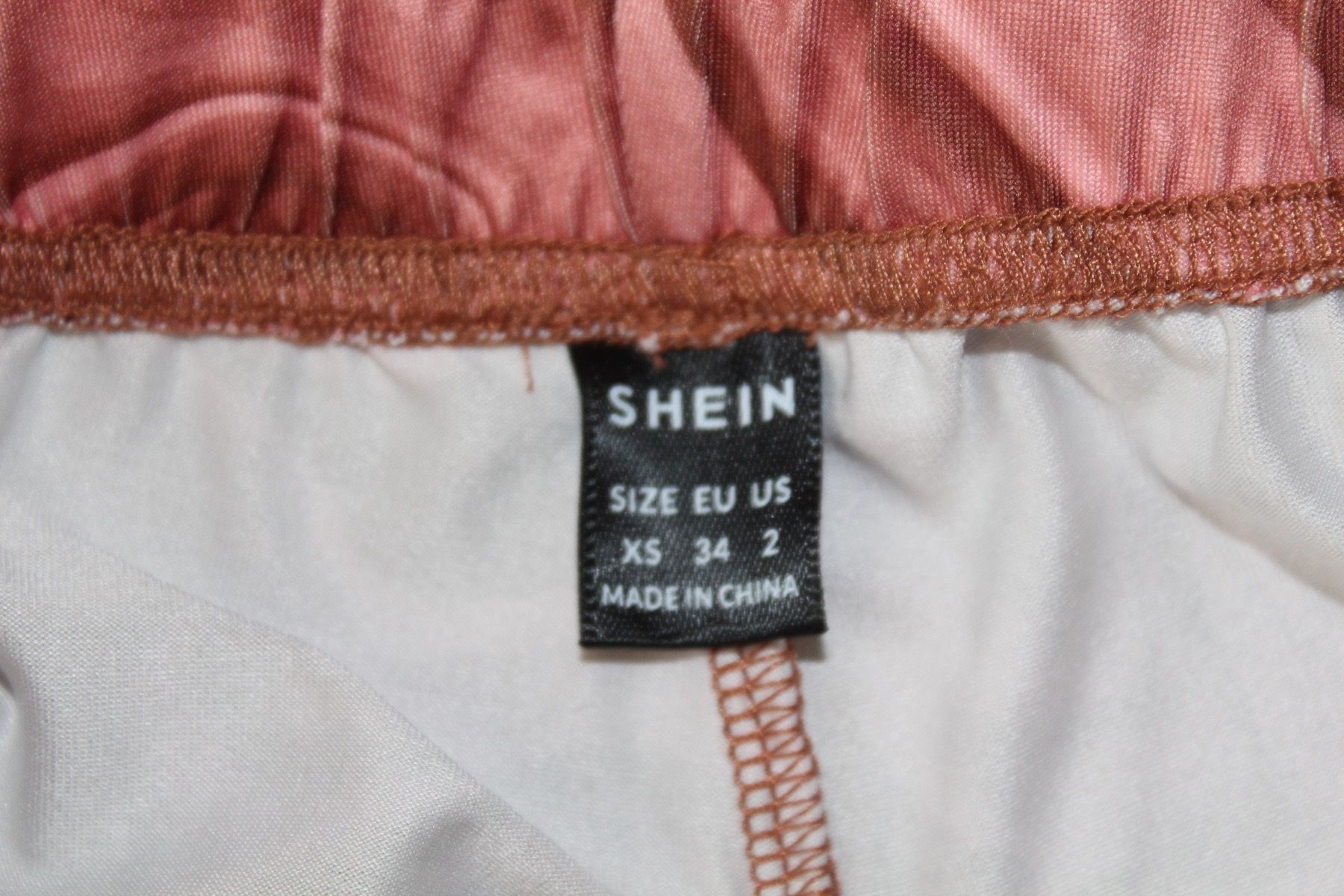 Shein Leggings: Shein Leggins Neu Gr.34-36 – Usato da zürich venduto da kira.jj 1