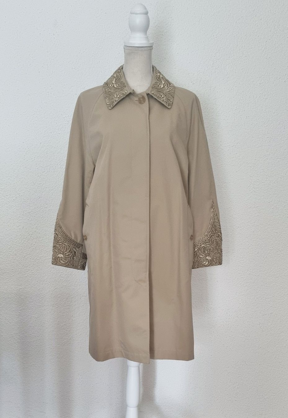Burberry Mäntel: Exklusiver Luxus Burberry Mantel - Gr. 36 – Neu (gemäss Beschreibung) aus Schneisingen von backstore24