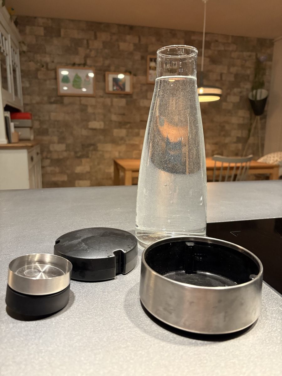 Caraffe: Carafe d eau avec socle réfrigérant – Usato da Biel/Bienne venduto da Milenegc