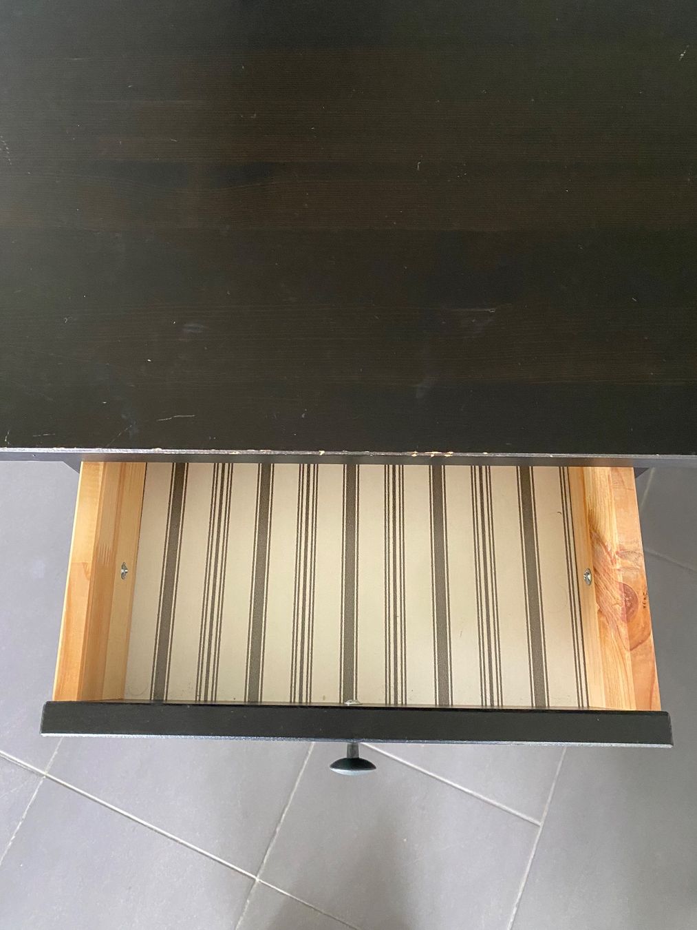 Comodini: Nachttisch IKEA Hemnes schwarz – Usato da Alchenflüh venduto da smart- 4