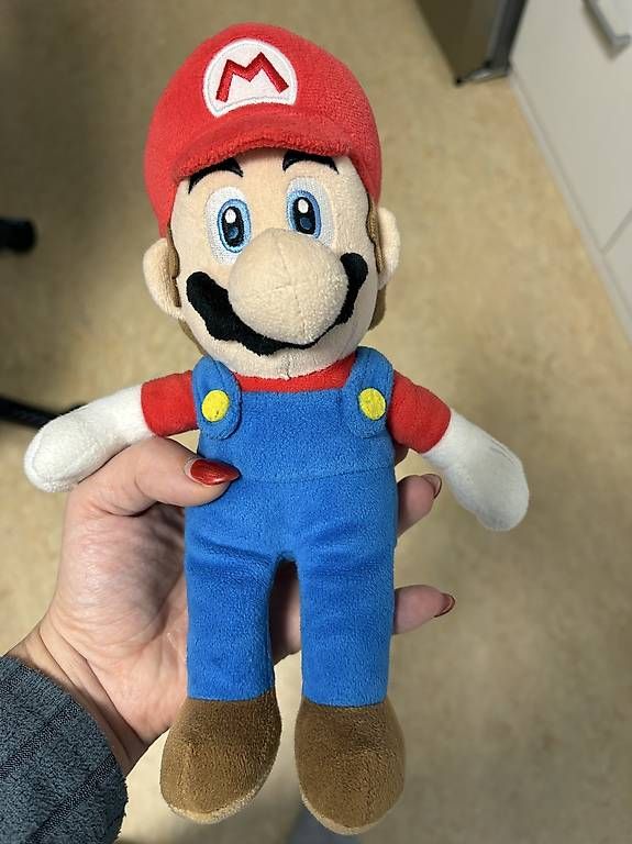 Nintendo Giocattoli: Plüsch Mario Super Mario – Usato da Pfungen venduto da FloretaK