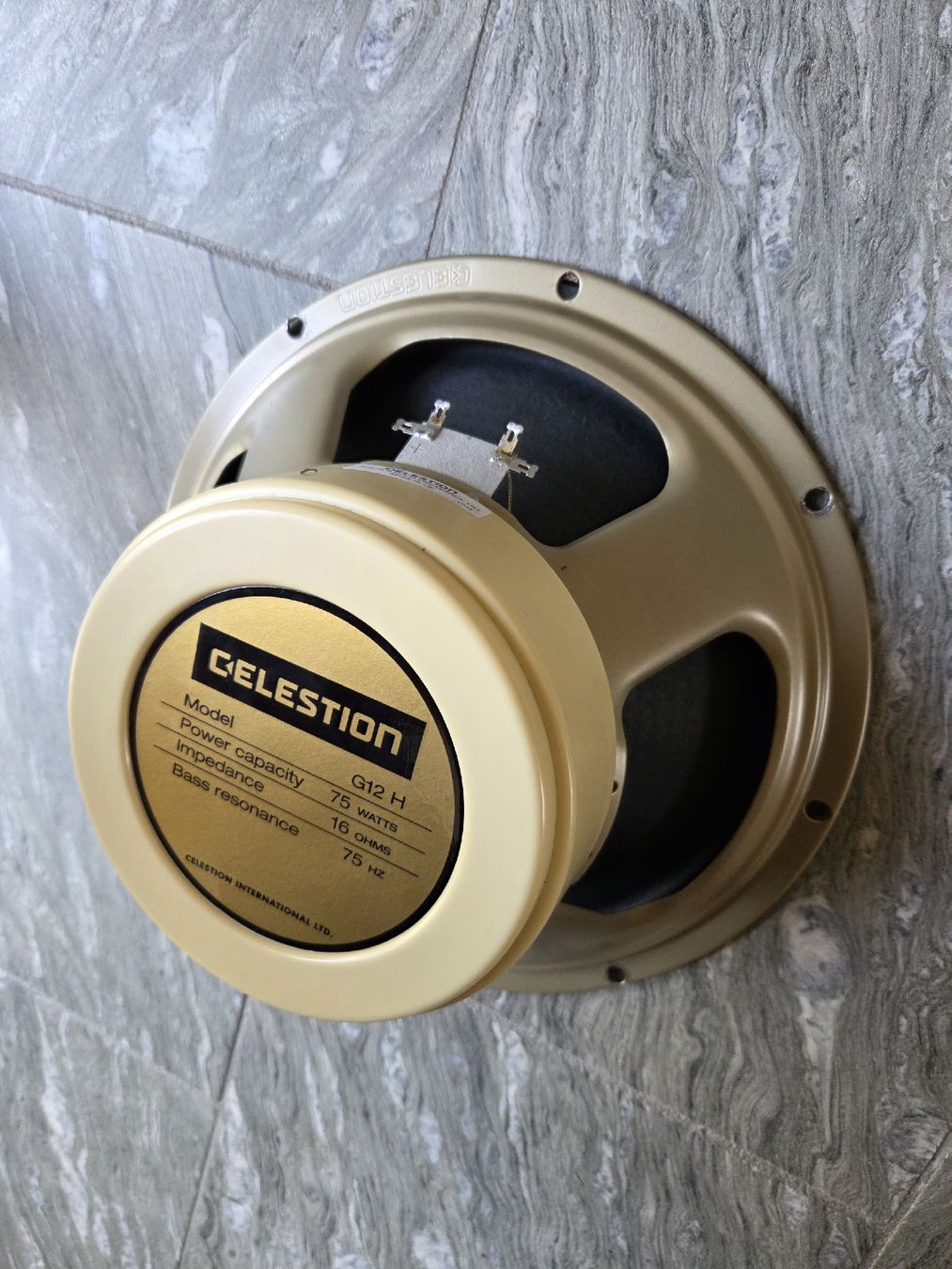 Lautsprecher: Celestion Creamback 12'' Gitarrenspeaker 16 Ohm / 75 W – Gebraucht aus Laax GR von tommygun
