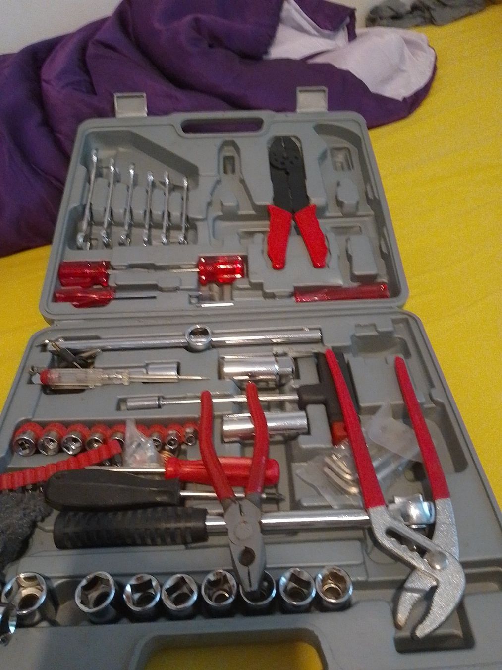 Tous les outils: Werkzeugkoffer, Akkubohrer – D'occasion à Weinfelden par PaterPio1968