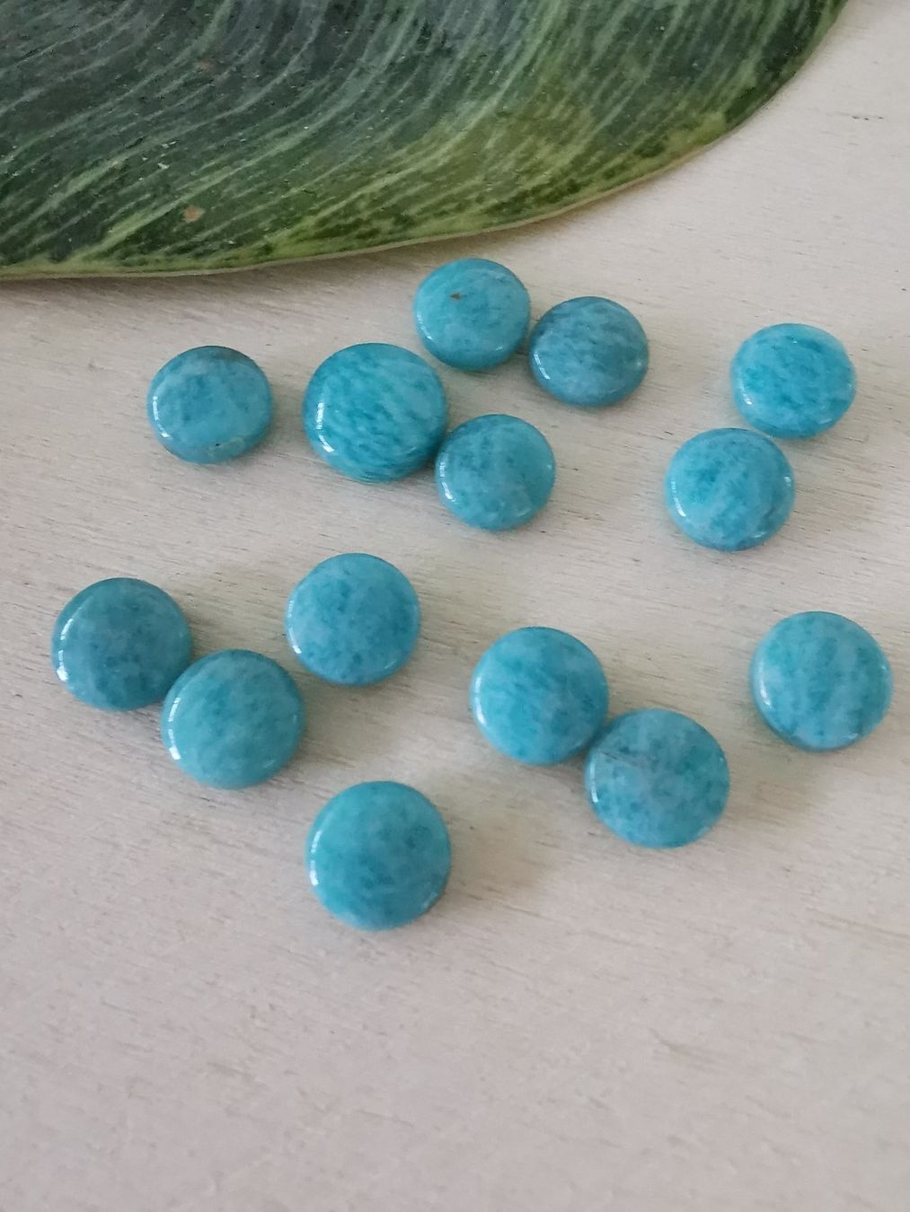 Edelsteine: 14 Stk. runde Amazonit Drops (Cab.) / Lager-Sondererkauf – Neu und originalverpackt aus Dierikon von Buntspecht-10 5