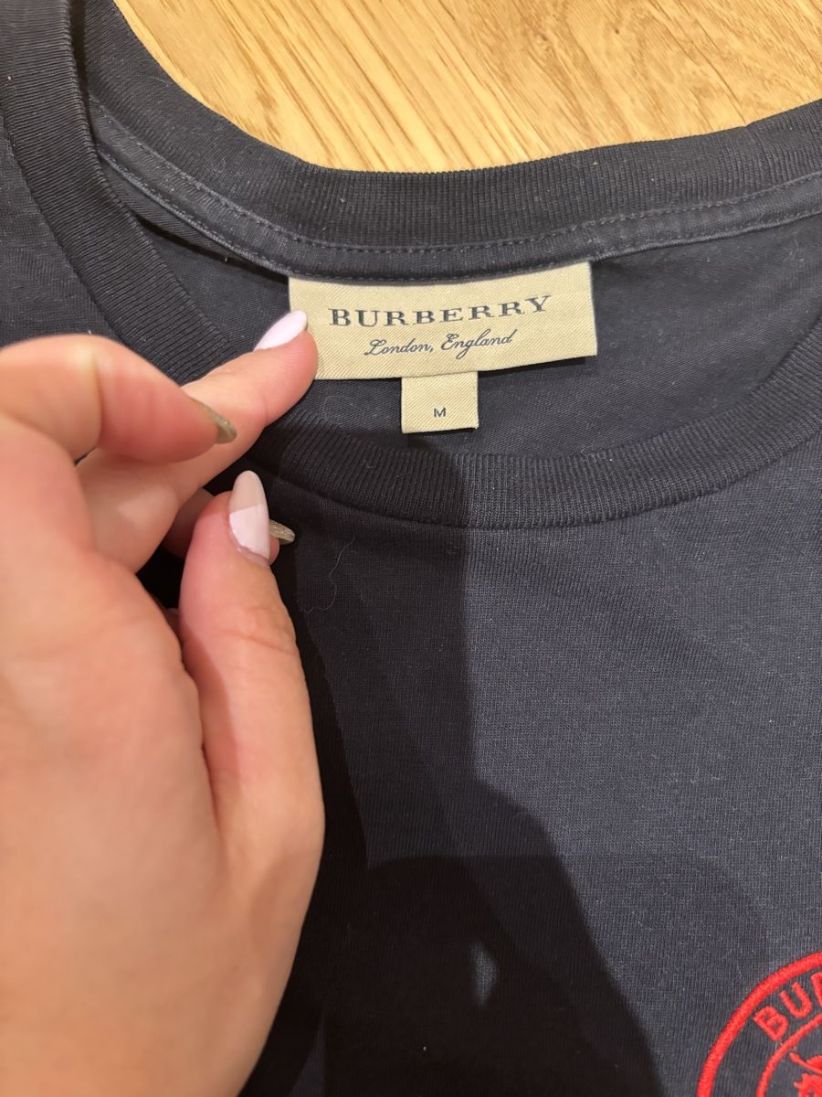 Burberry T-shirt: Burberry T-Shirt Gr. M schwarz – Usato da Frauenkappelen venduto da SSCN01 1